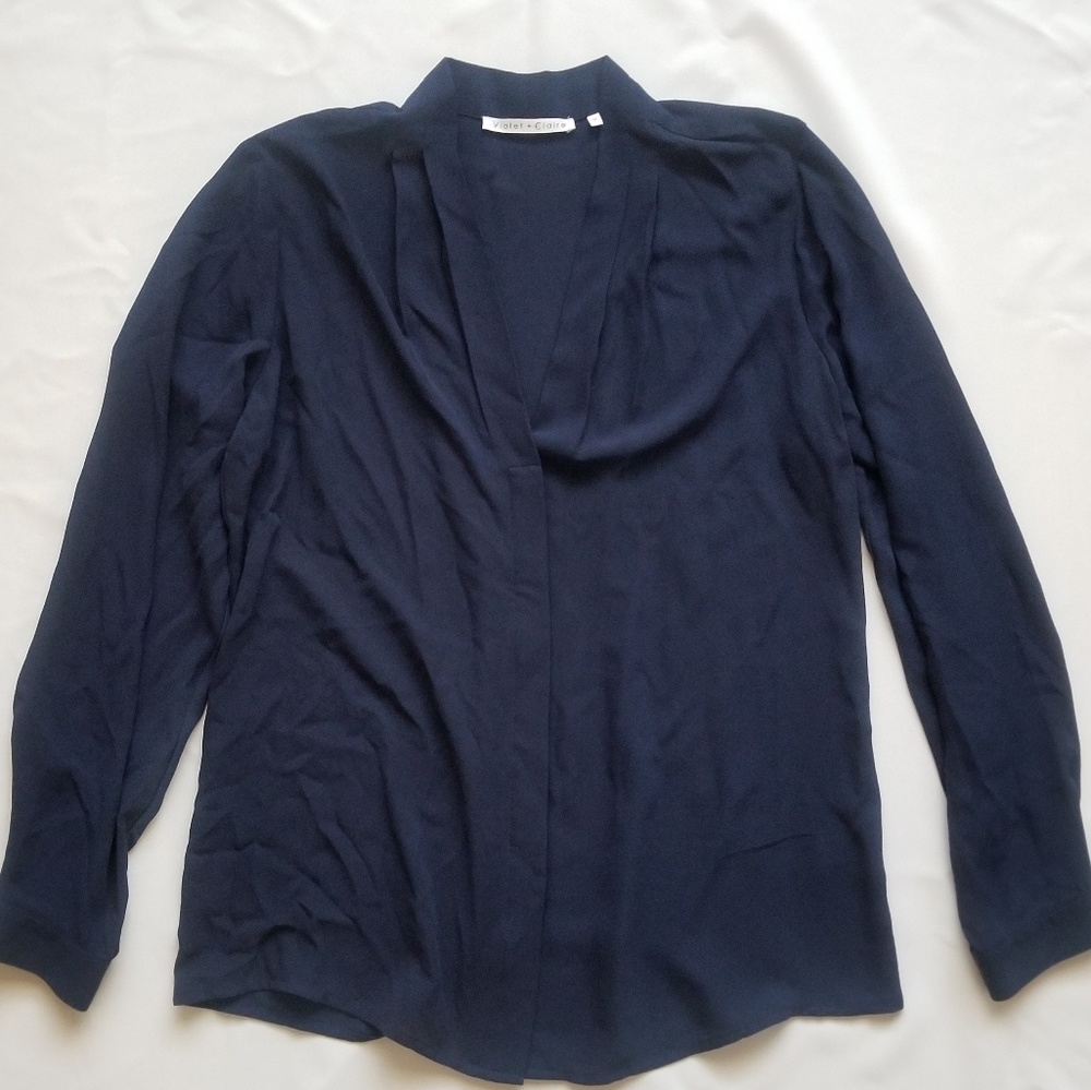 💜 5 for $25! Navy Blue Sheer Blouse